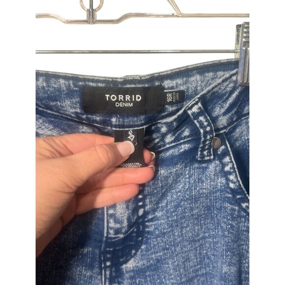Torrid Womens Denim Distressed Blue Wash Cropped Jeans Size 16R - Picture 3 of 5